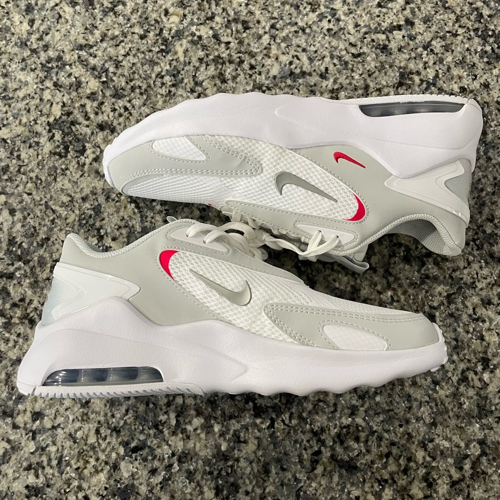 Nike Women’s Air Max Bolt size 10, brand new never worn
